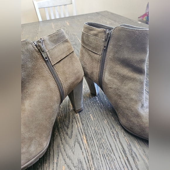 Anne Klein Brown Side Zip Boot Heel Size 7 Booties Shoe Leather Upper - Picture 11 of 13